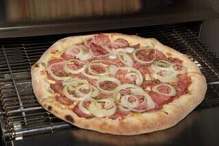 Pizza low carb é opção para quem tem restrição alimentar. (Foto: Alex Machado)