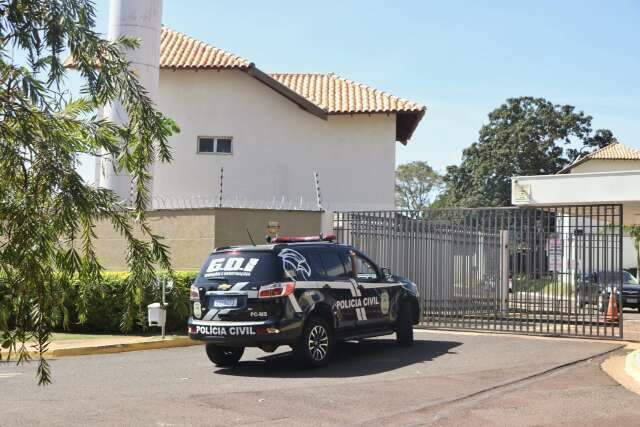 PM fecha residencial ap&oacute;s morte no Ch&aacute;cara Cachoeira