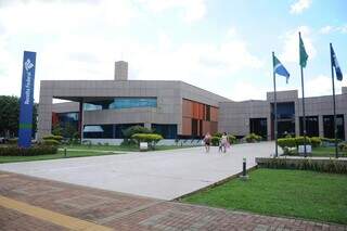 Fachada do prédio da Receita Federal, em Campo Grande (Foto: Arquivo/Paulo Francis)