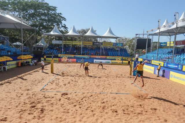 Confira a programa&ccedil;&atilde;o de jogos desta sexta do Brasileiro de V&ocirc;lei de Praia