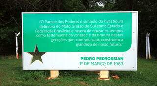 Placa de inauguração do governo Pedro Pedrossian. (Foto: Divulgação)