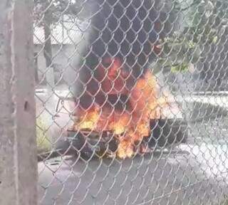Flagrante do incêndio no Tiradentes. (Foto/Reprodução)