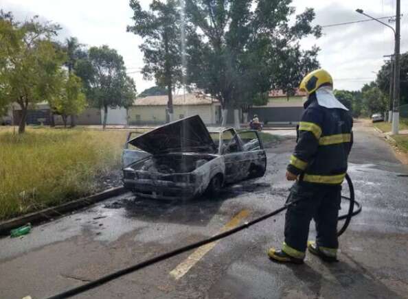 M&atilde;e saiu ilesa de inc&ecirc;ndio com o filho no dia do anivers&aacute;rio