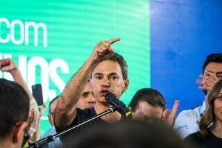 Candidato ao governo, Marquinhos Trad em seu discuros na convenção partidária (Foto: Henrique Kawaminami)