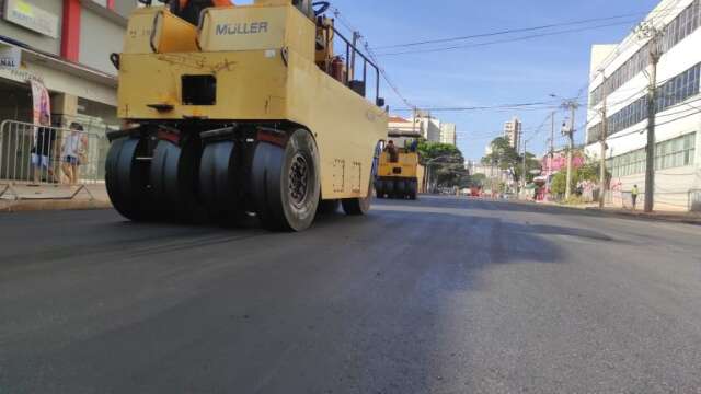 Obras interditam ruas do Centro para servi&ccedil;o de ilumina&ccedil;&atilde;o e limpeza 