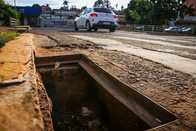 Alvos de furtos, bueiros abertos passam de risco &agrave; estat&iacute;stica de acidente fatal