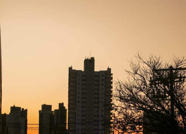 Calor predomina nesta terça, mas frio volta na próxima semana