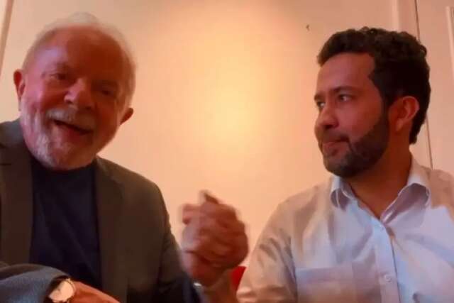 Em live no Facebook, Janones anuncia retirada de candidatura para apoiar Lula