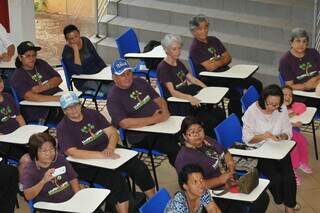 Alunos participando de workshop na Universidade Aberta a Pessoa Idosa. (Arquivo/ UFMS)
