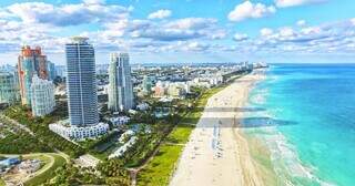 Praia de Miami, um dos destinos turísticos mais visitados pelos brasileiros nos Estados Unidos - Foto: Reprodução/Melhores Destinos