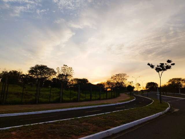 S&aacute;bado amanhece gelado, com previs&atilde;o de tempestade para Mato Grosso do Sul