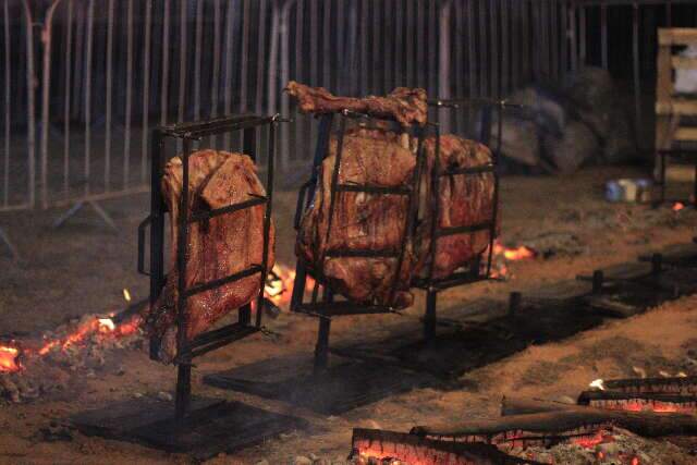 Festival da Carne estreia com pratos típicos, carne pantaneira e shows