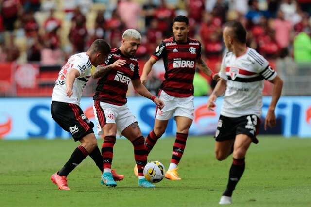 S&atilde;o Paulo e Flamengo se enfrentam em mais uma rodada do Brasileir&atilde;o