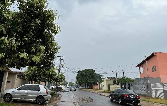 Depois de 50 dias na estiagem chove fraco em Dourados 