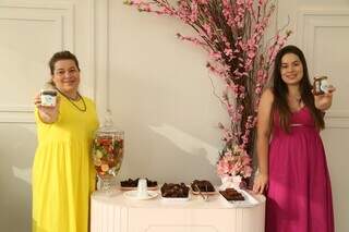 Cleonice e Alana criaram marca de doces que ganhou loja física na cidade. (Foto: Kísie Ainoã)