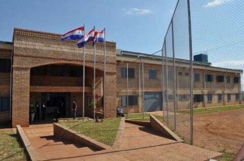 Usando corda improvisada, integrantes do PCC fogem de presídio no Paraguai 