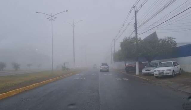 Queda na temperatura provoca nevoeiro e meteorologia alerta para tempestade