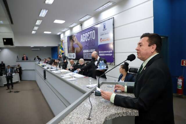 Legislativo e Executivo v&atilde;o se reunir para tratar de sal&aacute;rios abaixo do m&iacute;nimo