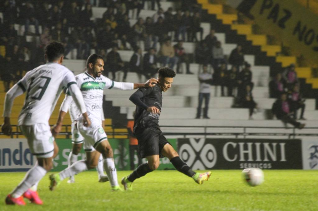 Crici&uacute;ma e Guarani n&atilde;o saem do empate em 0 a 0 pela 23&ordf; rodada 