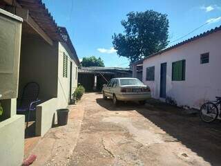 Vila de casas que o idoso alugava no Bairro Nova Lima (Foto: Cleber Gellio)