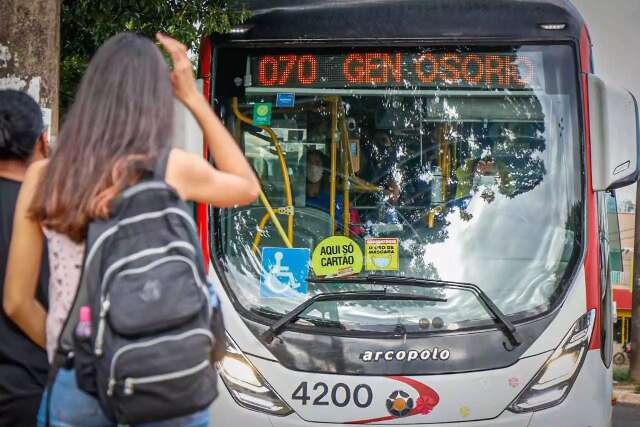 Pandemia mudou h&aacute;bito e 20% deixaram de usar &ocirc;nibus na Capital