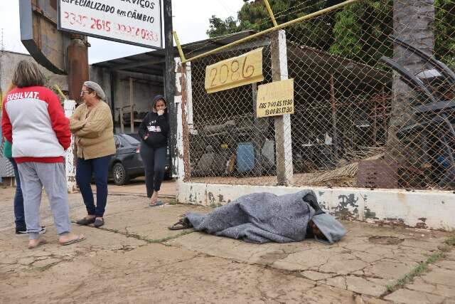 Homem que passou 24h desorientado em cal&ccedil;ada &eacute; socorrido pelo Samu