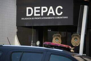 Depac Centro, em Campo Grande, para onde Kelwin foi levado. (Foto: Henrique Kawaminami)
