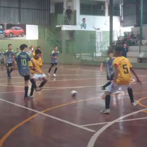 Tr&ecirc;s partidas movimentam rodada de torneio de futsal neste s&aacute;bado