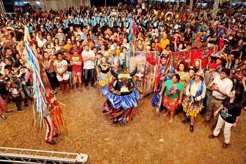 Festa do Folclore com Rio Negro e Solimões é opção de bate e volta