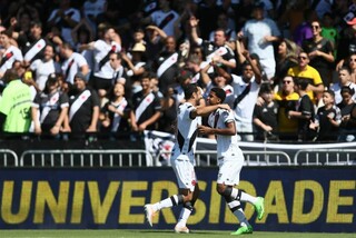 Nenê e Andrey Santos comemorando gol contra o Tombense (Foto: Daniel Ramalho/Vasco)
