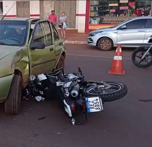 Motociclista morre ap&oacute;s colidir contra carro que tentava fazer convers&atilde;o 