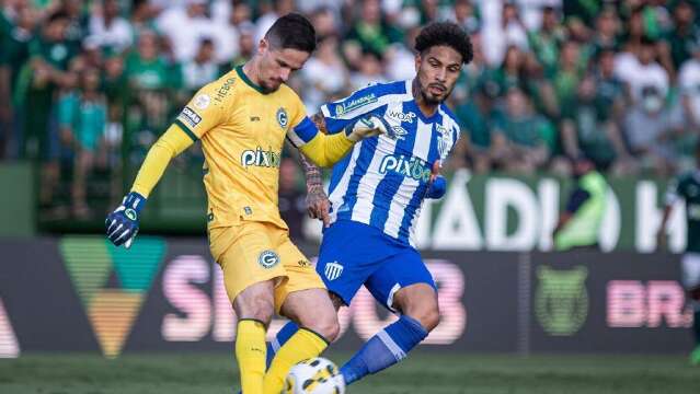 Com gola&ccedil;o de fora da &aacute;rea, Goi&aacute;s busca empate contra Ava&iacute;, em casa