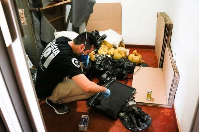 Casa no Jardim Bonan&ccedil;a era usada para guardar cerca de 2 toneladas de maconha