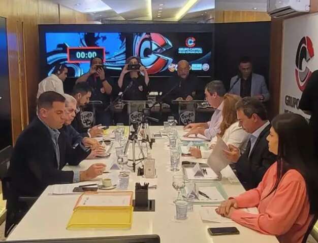 Candidatos ganham divulgação até em narração de bingo