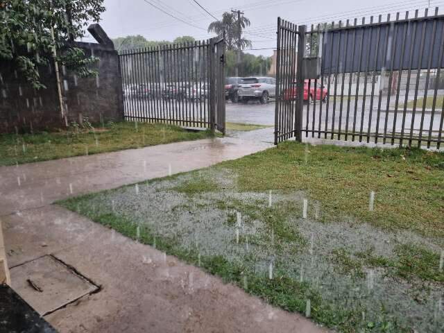 Frente fria chega com chuvas e ventos de at&eacute; 100 km/h