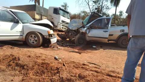 Presidente de sindicato rural morre em acidente entre picape e camionete