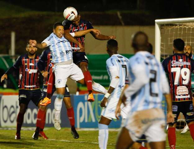 Na prorroga&ccedil;&atilde;o, Londrina alcan&ccedil;a empate de 1 a 1 contra o Bahia 