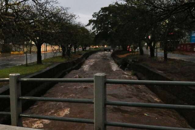 Capital registra quase o triplo da m&eacute;dia de chuva prevista para agosto 