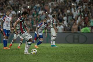 Jogadores em campo durante a partida desta noite. (Foto: Marcelo Gonçalves e Leonardo Brasil/FFC)