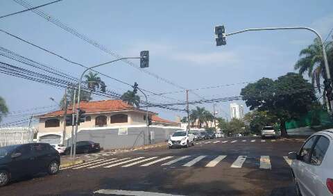 Temporal causa pane em semáforos em ruas de Campo Grande