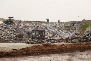 Depósito de resíduos sólidos em Campo Grande. (Foto: Paulo Francis / Arquivo)