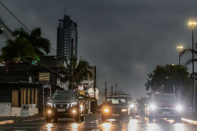 Tempestade el&eacute;trica e pancadas de chuva intensas atingiram MS durante madrugada