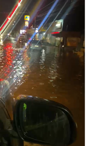 Chuva retorna forte com alagamentos, ventania e trovoadas em MS 