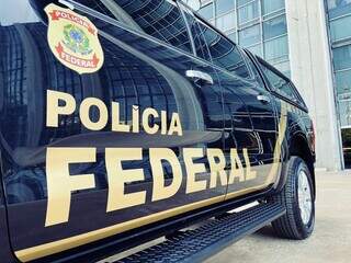 Viatura a Polícia Federal, responsável pelo cumprimento dos mandados. (Foto: Divulgação)