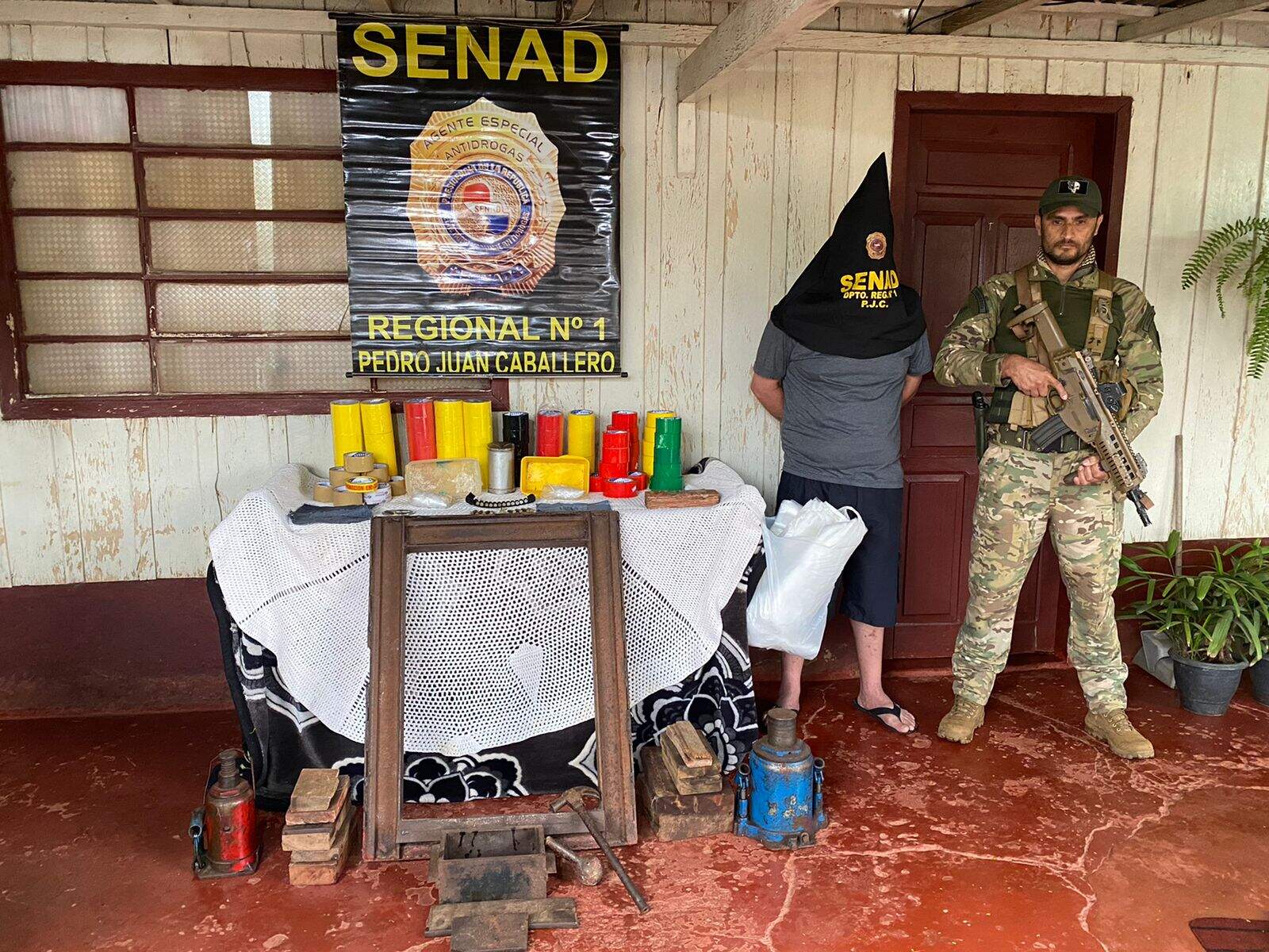 Brasileiro é preso em laboratório de refino de cocaína na fronteira