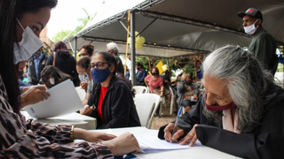 Candidatos se inscrevem em sorteios de lotes da prefeitura. (Foto: Divulgação/Prefeitura)