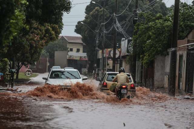 Para 55% dos leitores, problemas de drenagem s&atilde;o frequentes em dias de chuva