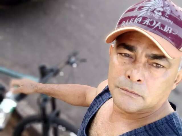 Encanador que morreu em buraco de obra na Capital tinha 56 anos