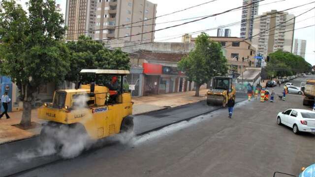 Instala&ccedil;&atilde;o de esta&ccedil;&otilde;es de embarque avan&ccedil;a na Rui Barbosa 