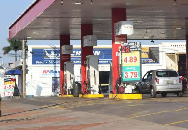 &Eacute; poss&iacute;vel encontrar gasolina a R$ 4,89; pre&ccedil;o de janeiro de 2022